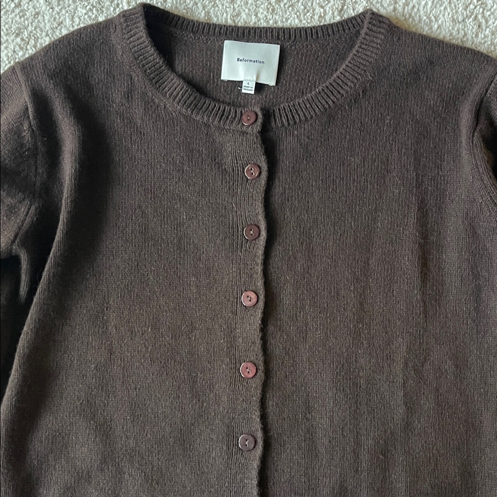 Reformation Clara Cashmere Crew Cardigan in Mole - Picture 5 of 8